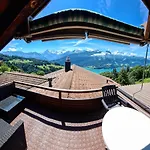 Alpine Balcony 2-room Διαμέρισμα Beatenberg