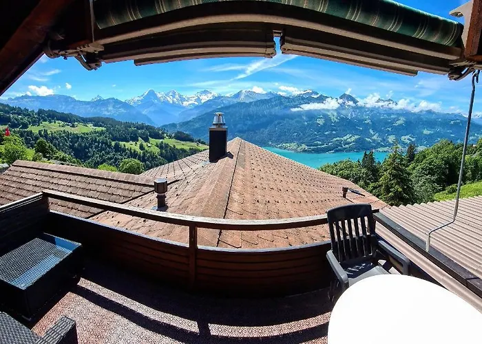 Alpine Balcony 2-Room Apartment Appartamento Beatenberg