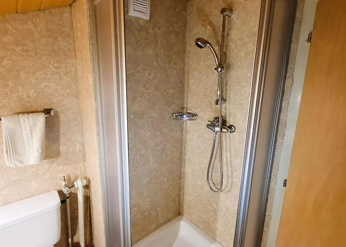 Alpine Balcony 2-Room Apartment شقة
