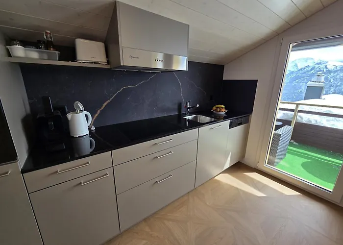 Alpine Balcony 2-Room Apartment Beatenberg